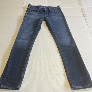 7FAM Classic Blue Denim straifht leg Jeans w multiple pockets and zipper front